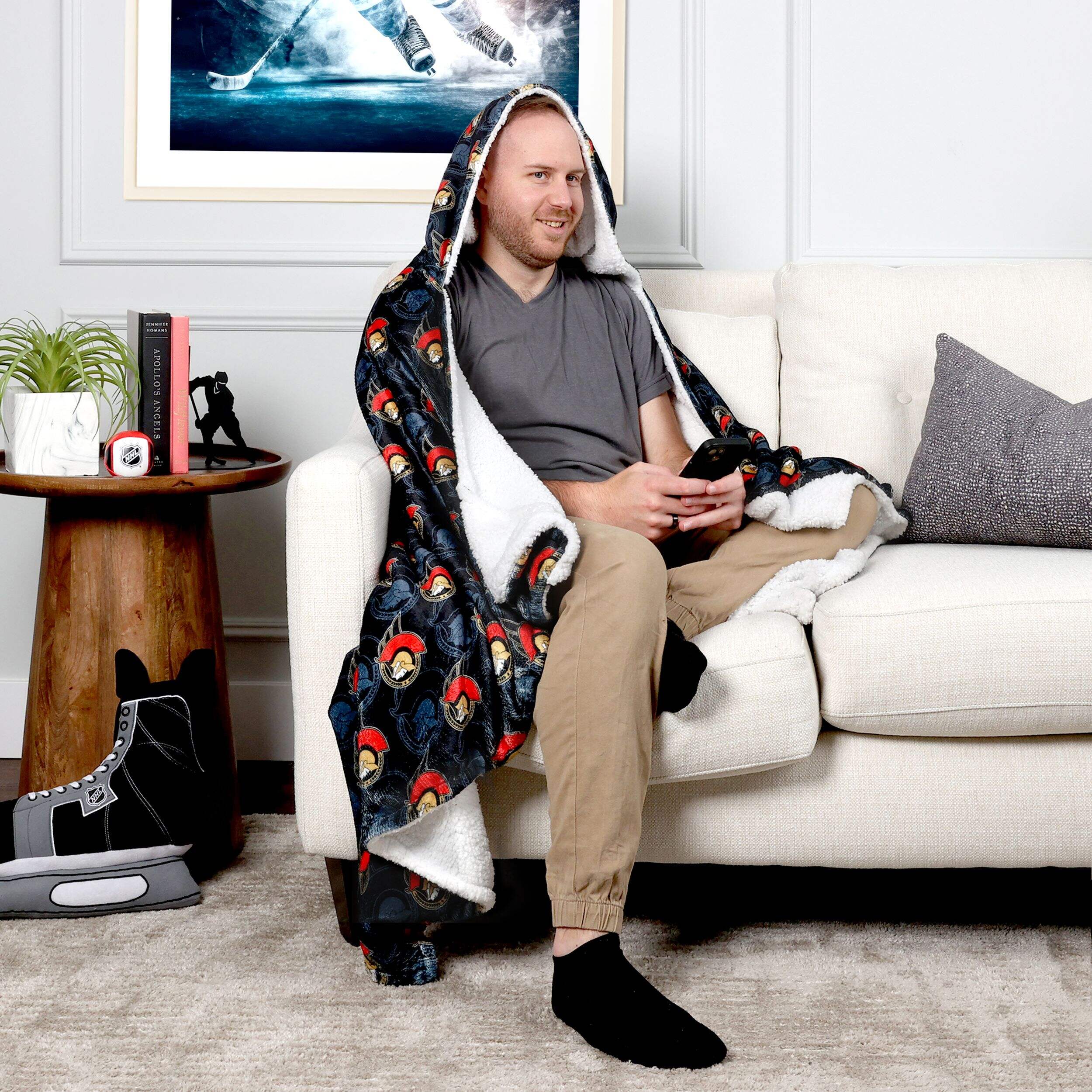 OTTAWA SENATORS HOODED BLANKET - Image 6