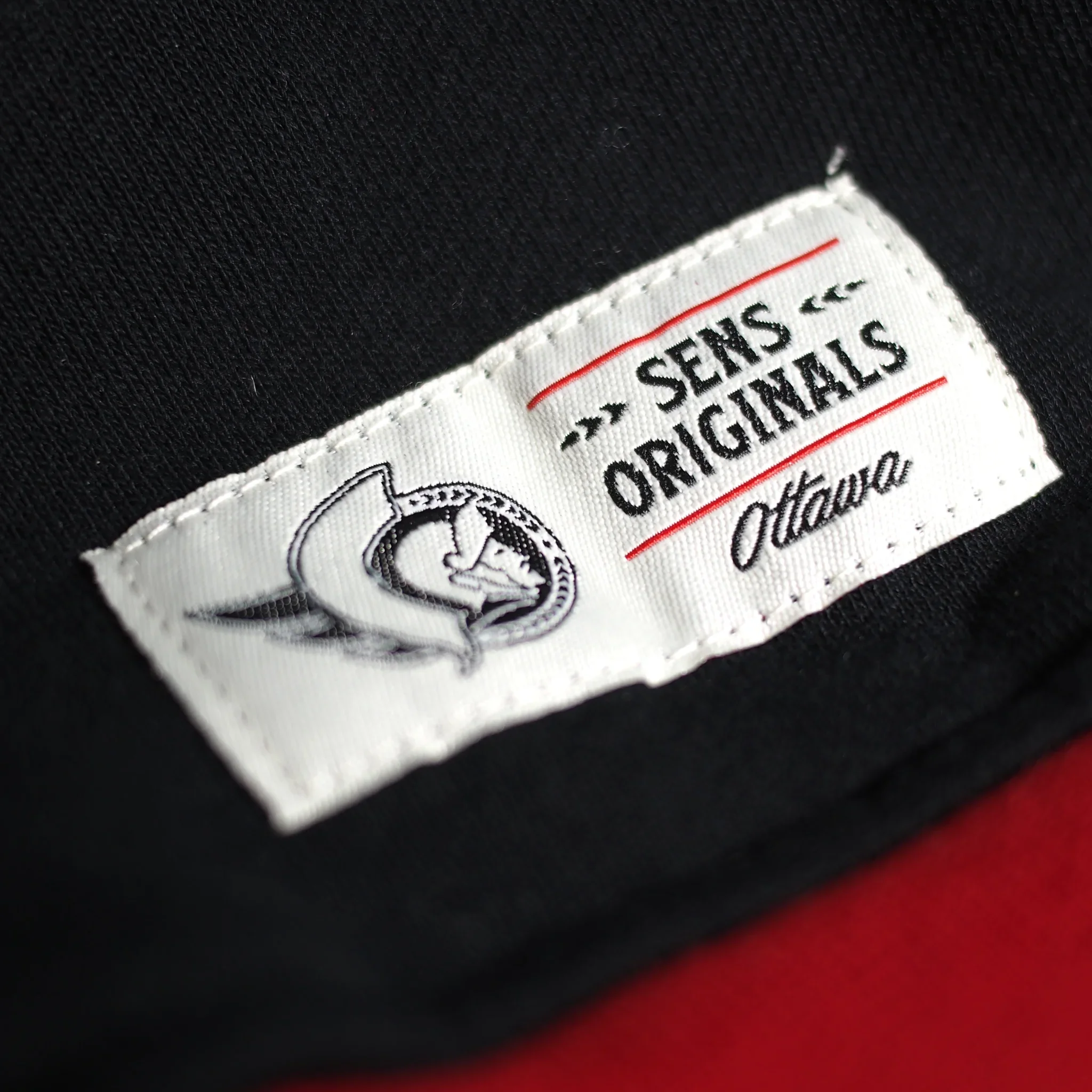 OTTAWA SENATORS RELAXED VINTAGE LOGO BLACK HOODIE - Image 4